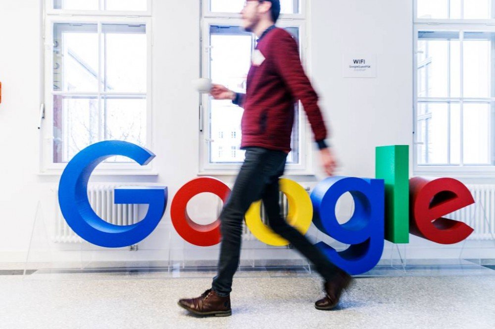 Estágio e trainee: Google, Novartis, Descomplica e mais empresas com vagas