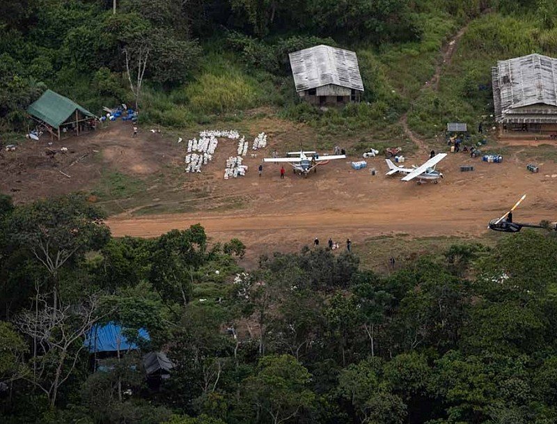 Garimpo ilegal traz fome, doença e exploração sexual para território Yanomami, diz estudo