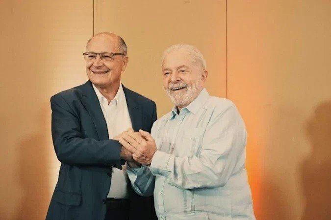 Alckmin diz que governo cruel de Bolsonaro exigiu união com Lula