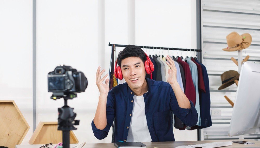 Brasileiros de 25 a 44 anos representam mais de 44% dos compradores de live commerce