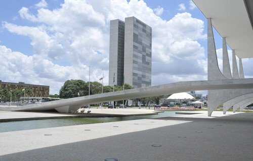 AUXÍLIO BRASIL: Complemento do benefício pode ser votado nesta semana