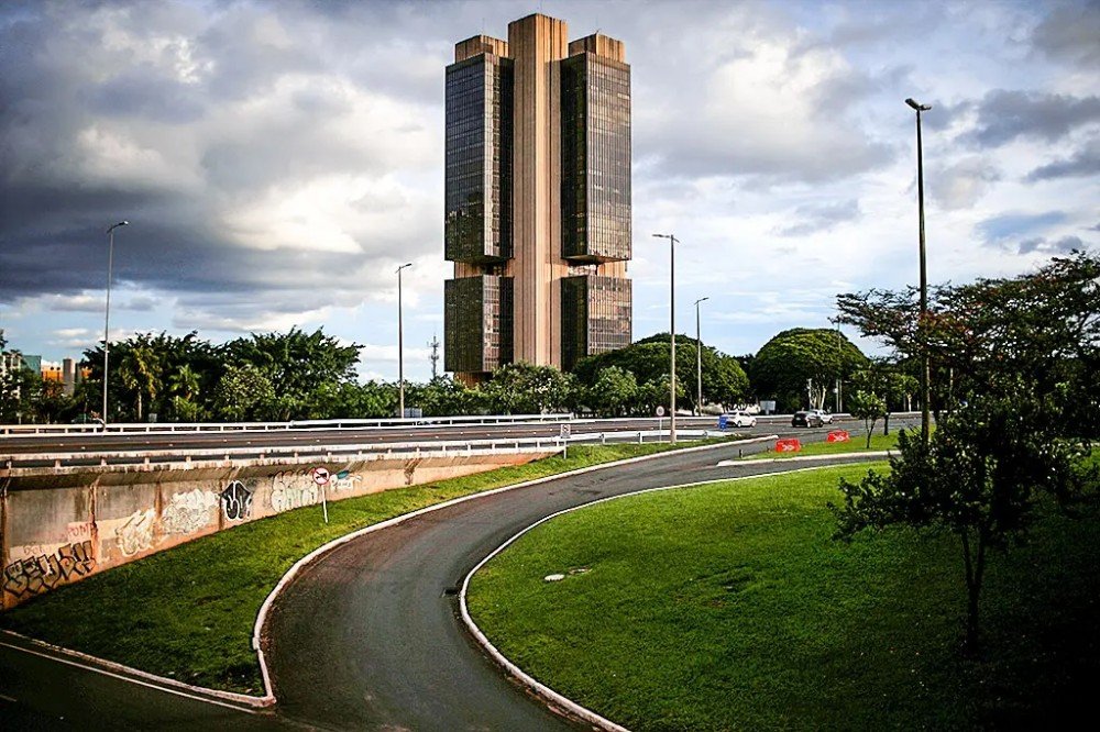 Servidores do BC interrompem greve por 2 semanas por 'voto de confiança'