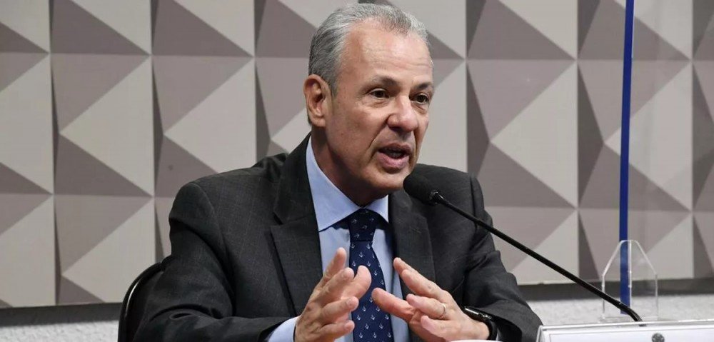 Bolsonaristas criticam André Mendonça por voto contra Daniel Silveira no Supremo