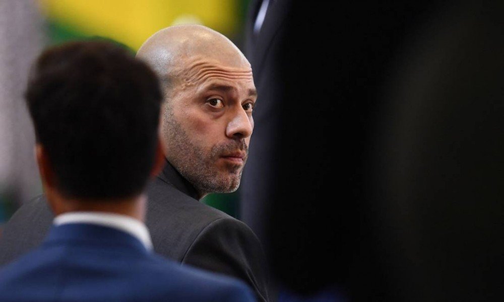Indulto de Bolsonaro a Daniel Silveira pode ser alvo de questionamentos; confira as brechas