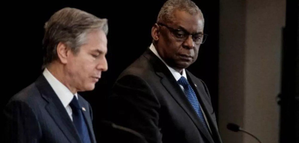 Secretários de Estado dos EUA anunciam mais ajuda militar em visita à Ucrânia