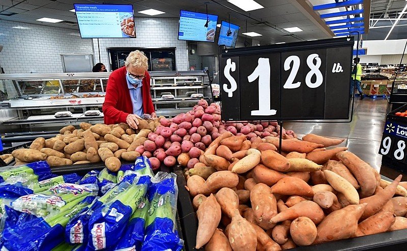 Inflação mais alta das últimas 4 décadas faz poder de compra derreter nos EUA