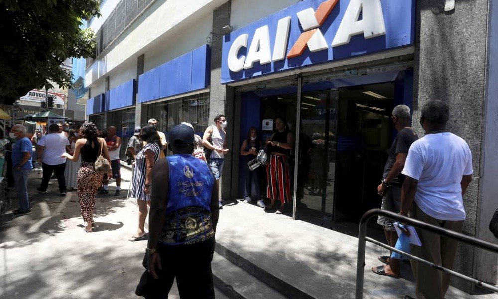 Auxílio Brasil: inovações, como 'bolsa esporte' e voucher para creche não saem do papel