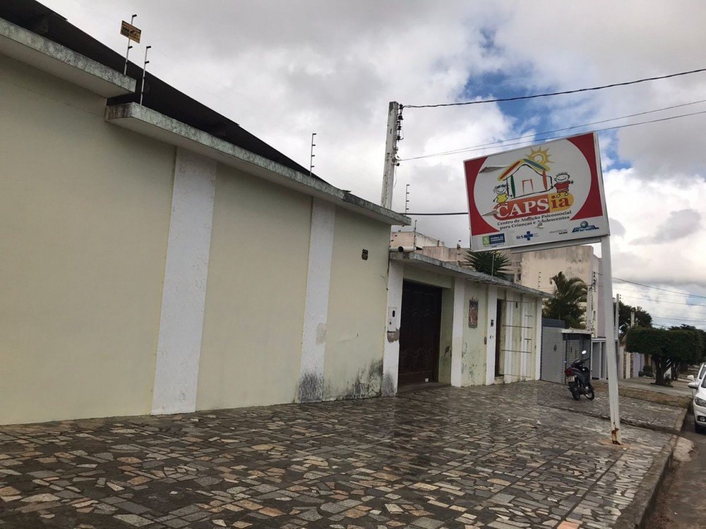 Prefeita do União Brasil demite médicos e deixa população sem atendimento em Vitória da Conquista