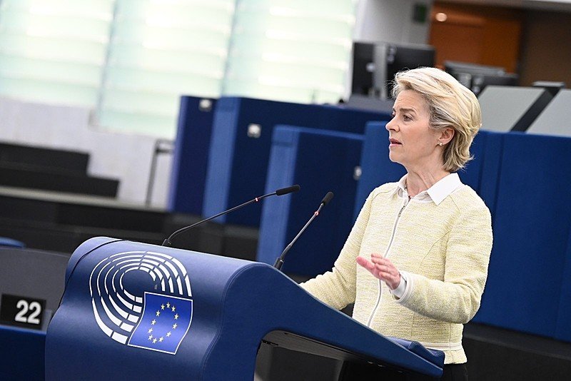 União Europeia impõe novas sanções contra Rússia e anuncia mais apoio financeiro à Ucrânia
