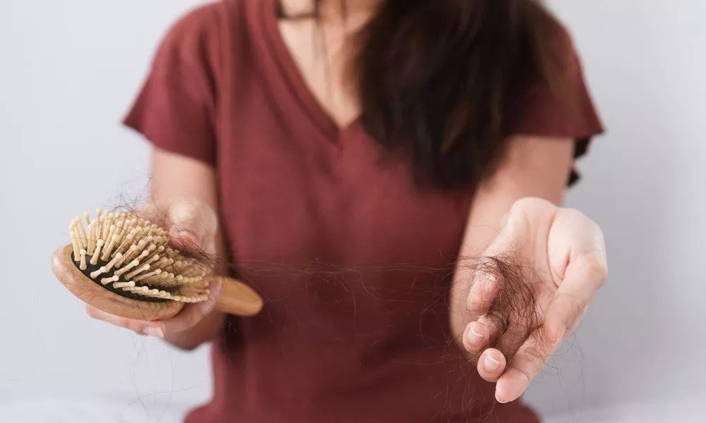 Quando a queda de cabelo pode ser considerada uma doença?
