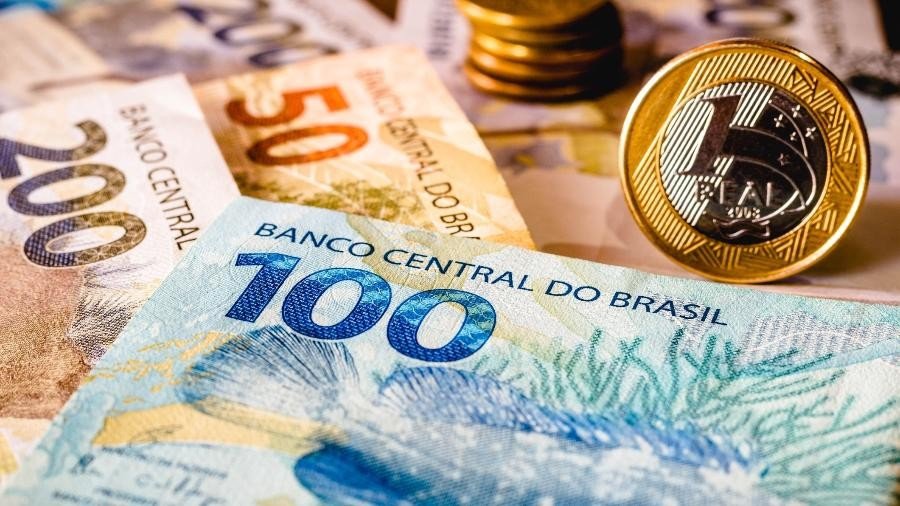 Militares, que hoje conspiram contra urnas, ganham R$ 350 mil acima do teto graças a portaria de Bolsonaro