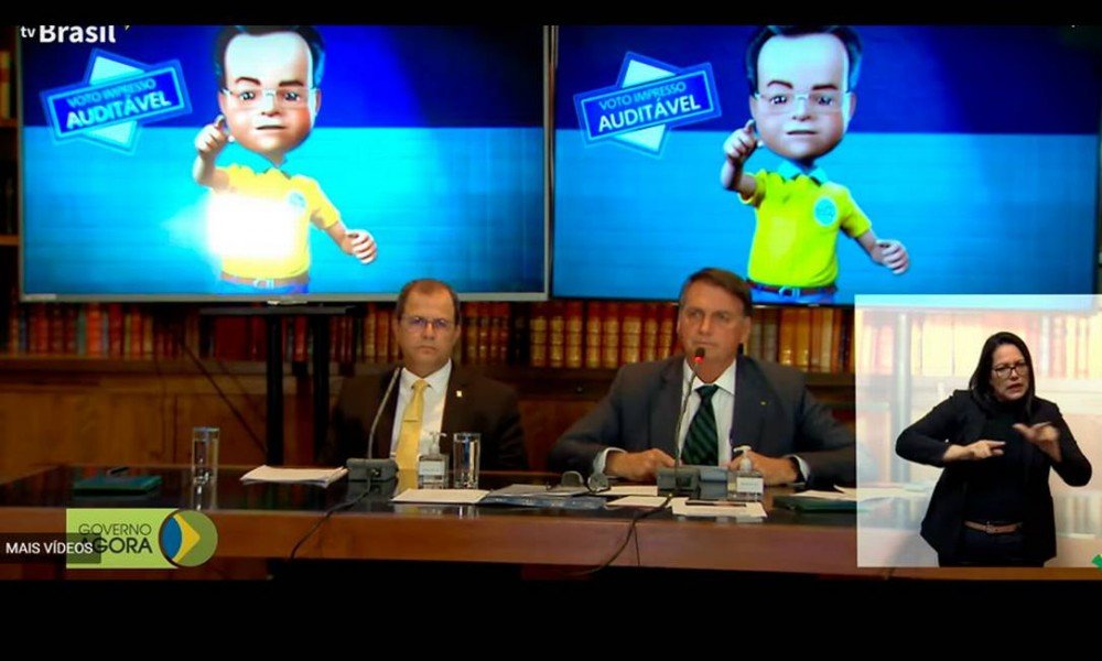 Live de Bolsonaro com ataques às urnas eletrônicas envolveu reuniões no Palácio do Planalto, indicam relatos à PF