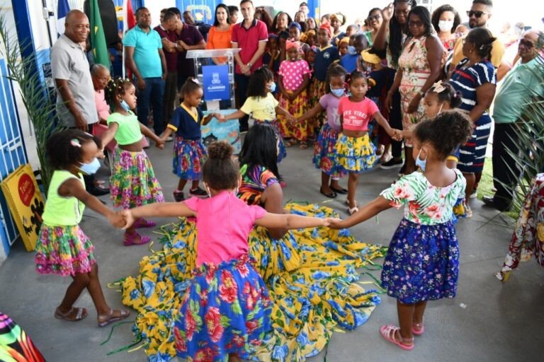 Requalificação da Escola Municipal Quilombola Mãe Ernestina e Quilomboteca são entregues à população do Catuzinho