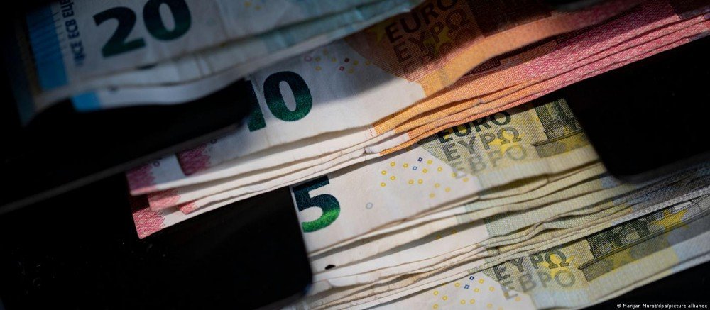 UE diminui previsão de crescimento na zona do euro em 2022