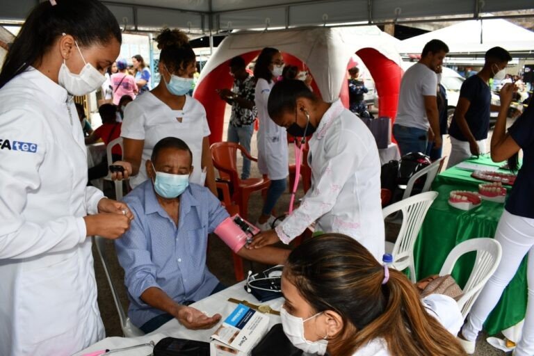 Em média, 700 pessoas foram atendidas durante a 1a Feira Cidadã, realizada pela Prefeitura de Alagoinhas na Central de Abastecimento
