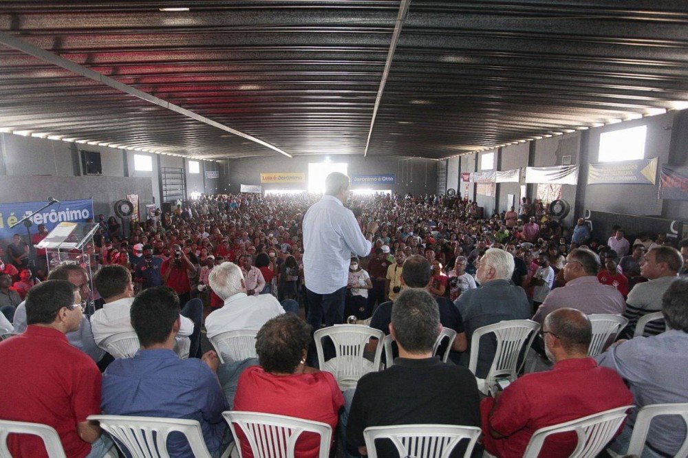 No Oeste, Jerônimo garante apoio de 9 dos 11 prefeitos da Bacia do Rio Corrente