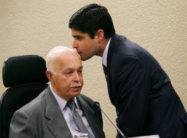 “Tentou esconder o avô e agora resgatou até musiquinha”, diz João Roma sobre ACM Neto