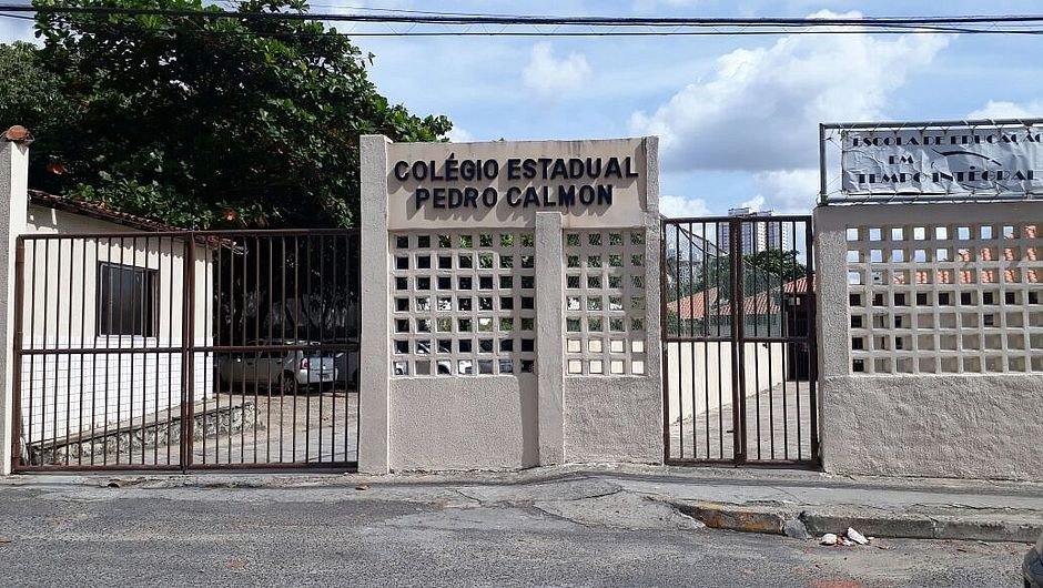 Estudante é baleado durante briga em colégio estadual de Armação