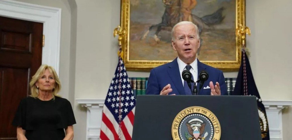Biden reage a massacre no Texas pedindo à população que enfrente o lobby das armas