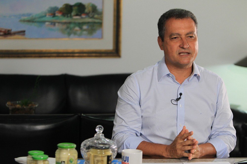 Em cinco dias, Rui autoriza obras de duas policlínicas e três unidades de saúde