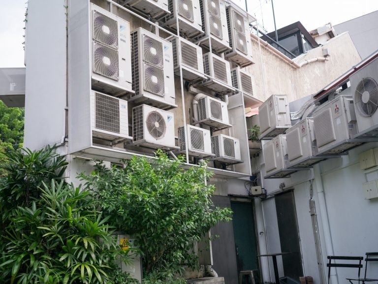 Em meio a discussão sobre aumento da miséria, Senado confirma salário mínimo de R$ 1.212