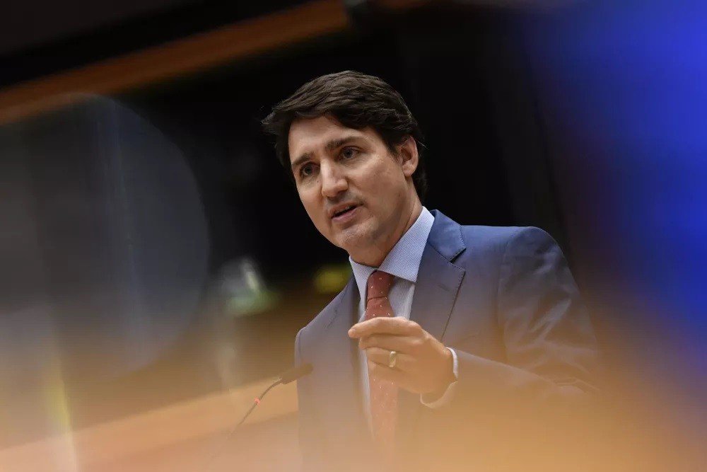 Primeiro-ministro do Canadá apresenta projeto para proibir compra de armas no país