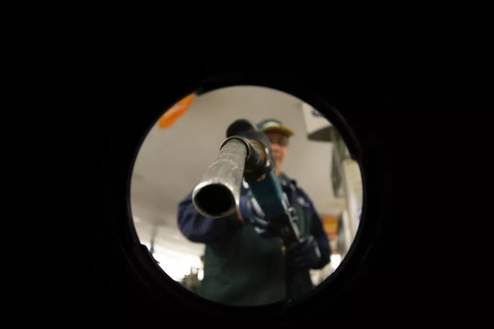 PEC dos Combustíveis pode consumir todo o dinheiro da venda da Eletrobras sem pagar toda a conta