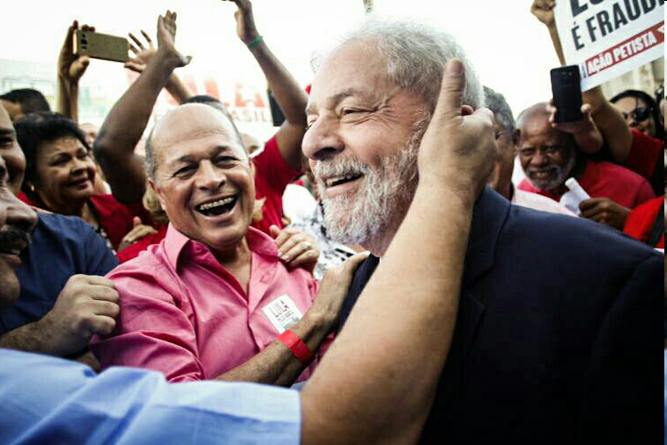 Líder do PT afirma que existe 