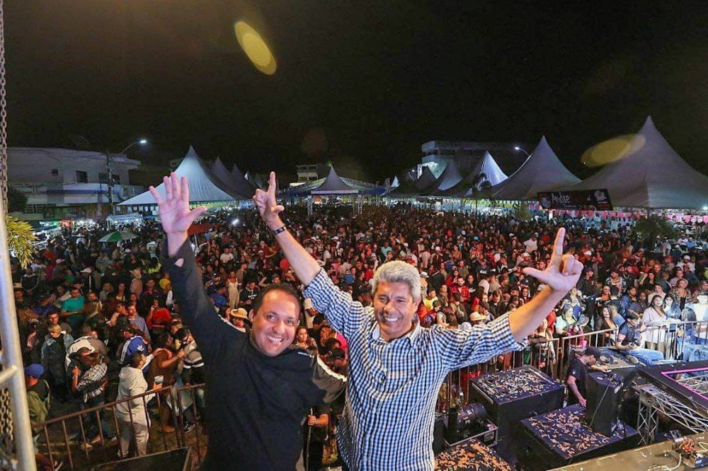 Em Ibicuí, Jerônimo conclui maratona de São João e fala sobre vinda de Lula à Bahia