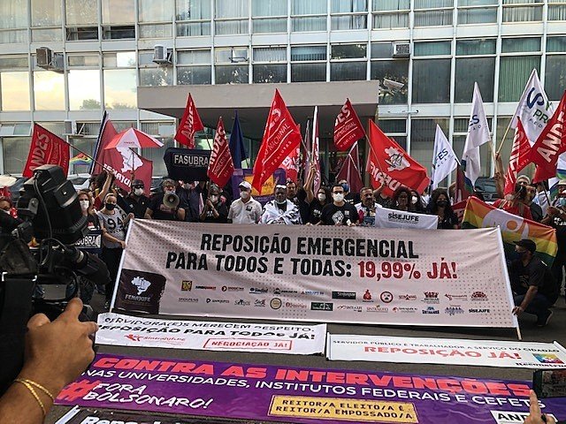 Brasil é um dos dez piores países do mundo para se trabalhar, mostra pesquisa