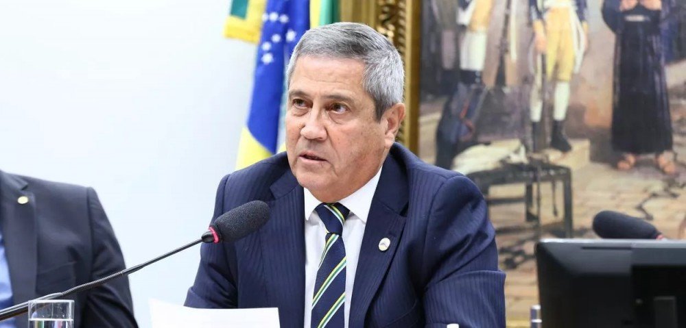 General Braga Netto ameaça com cancelamento das eleições se exigências de Bolsonaro não forem atendidas