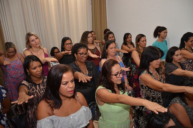 Prefeitura finaliza processo eleitoral com assinatura de termo de posse para diretores da rede municipal