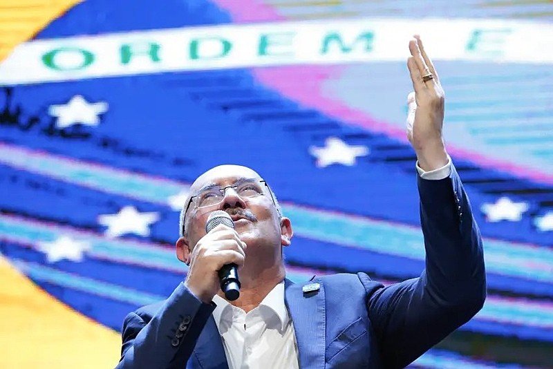 STF coloca investigação contra Ribeiro em sigilo, PRFs protestam contra Bolsonaro e mais