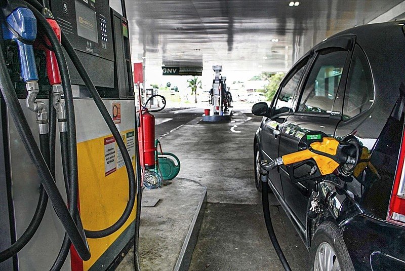 Mesmo com ICMS reduzido, preço do combustível ainda pesa no bolso de motoristas