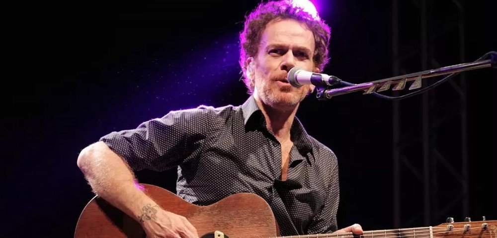 Nando Reis manda um 'Fora Bolsonaro' ao vivo e sinaliza apoio a Lula (vídeo)