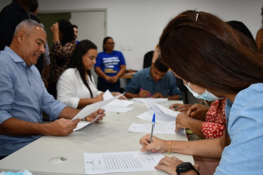 Mais 27 novos servidores tomam posse para atuar na Secretaria Municipal da Educação