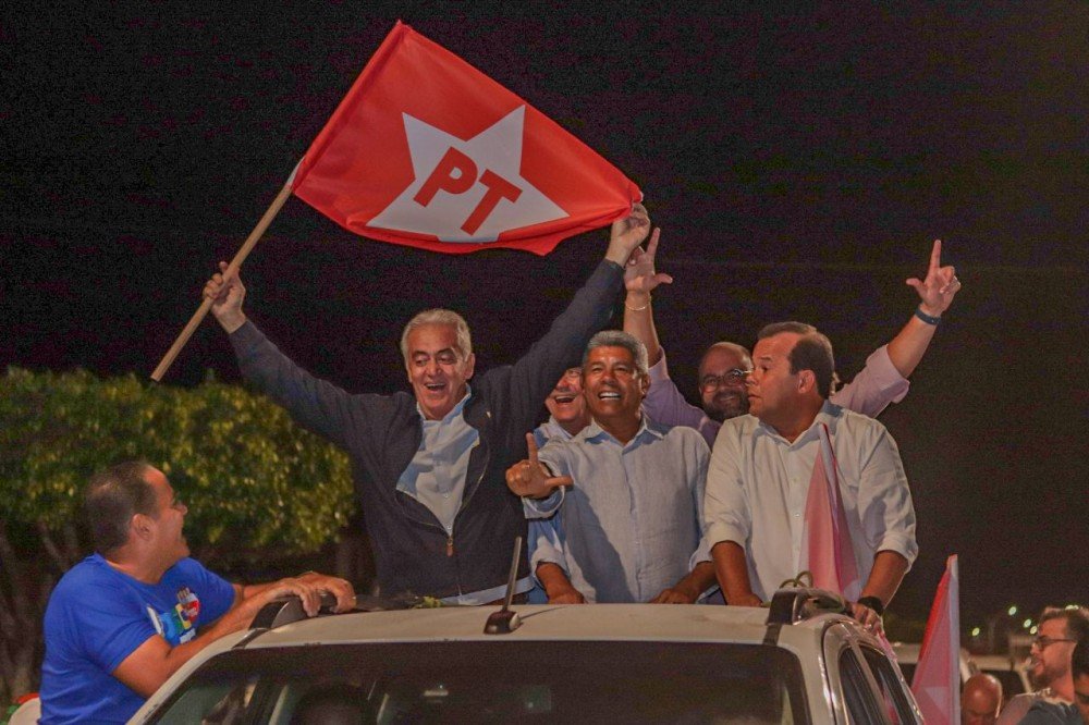 Em Santo Estêvão, Otto Alencar compara Jerônimo a Lula e fala sobre coragem e grandeza de pré-candidatos