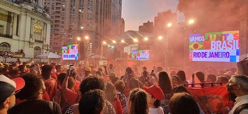 Bombas caseiras explodem em ato de Lula e Freixo no Rio de Janeiro