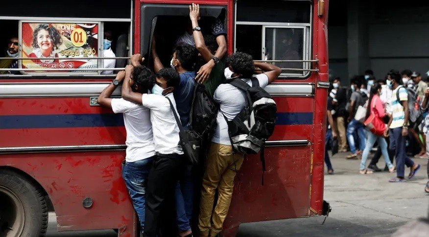 Com inflação acima de 10%, brasileiro muda a forma de fazer compras