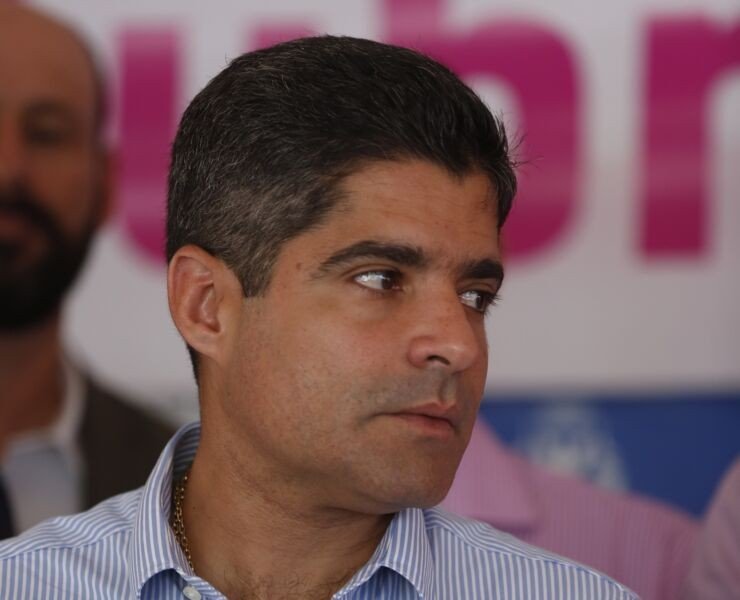 Se Câmara aprovar parecer, Neto fica impedido de disputar a eleição