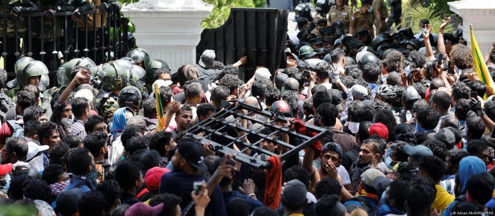 Sri Lanka declara estado de emergência após presidente fugir