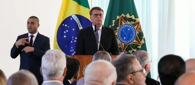 Vinte mentiras e uma ameaça às eleições: quem vai parar o golpismo de Bolsonaro?