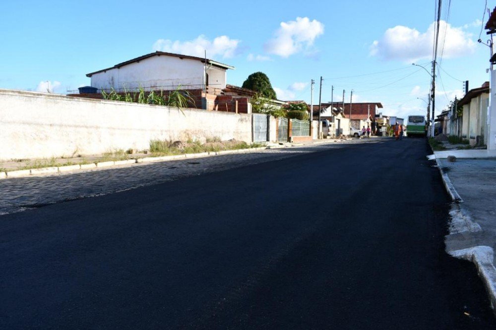 Rua Procópio da Silva, no Teresópolis, recebe obra de recapeamento asfáltico