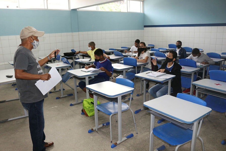 Redução do ICMS tira recursos da educação