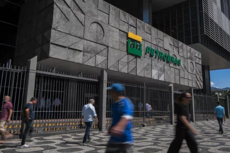 Petrobras: Conselho discute hoje mudança na política de preços dos combustíveis