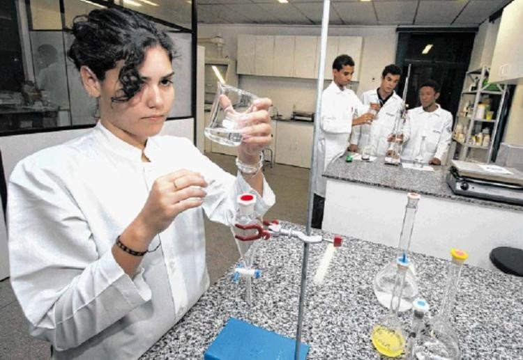 Suspensão de criação de cursos de medicina tem sido alvo de críticas