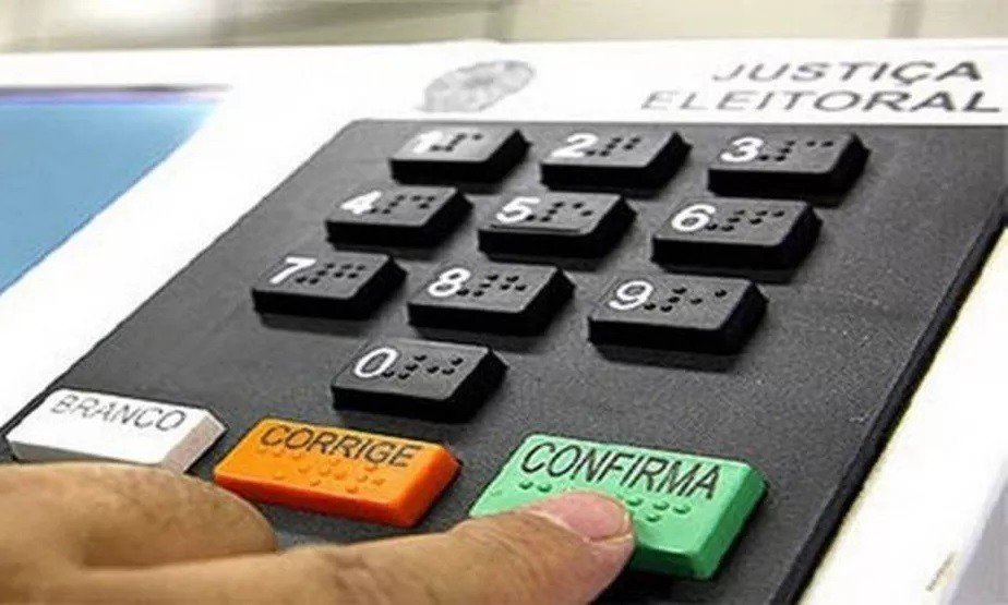 Ministro da Defesa pede ao TSE acesso 'urgentíssimo' a dados que estão disponíveis há dez meses