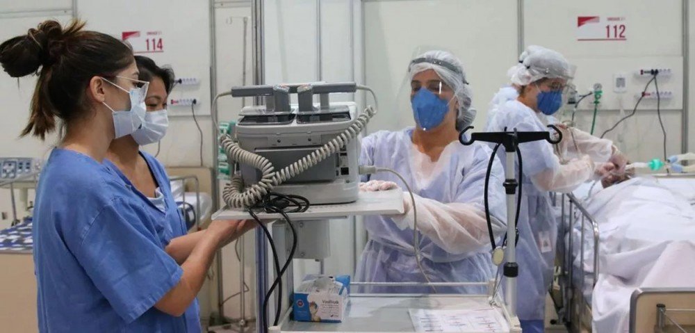 Sancionado projeto que fixa piso salarial para enfermeiros, técnicos, auxiliares e parteiras