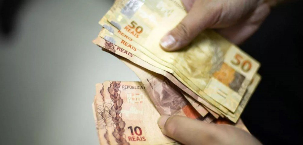 Estudo do Dieese aponta que valor do salário mínimo previsto na Constituição seria R$ 6.388,55 em julho