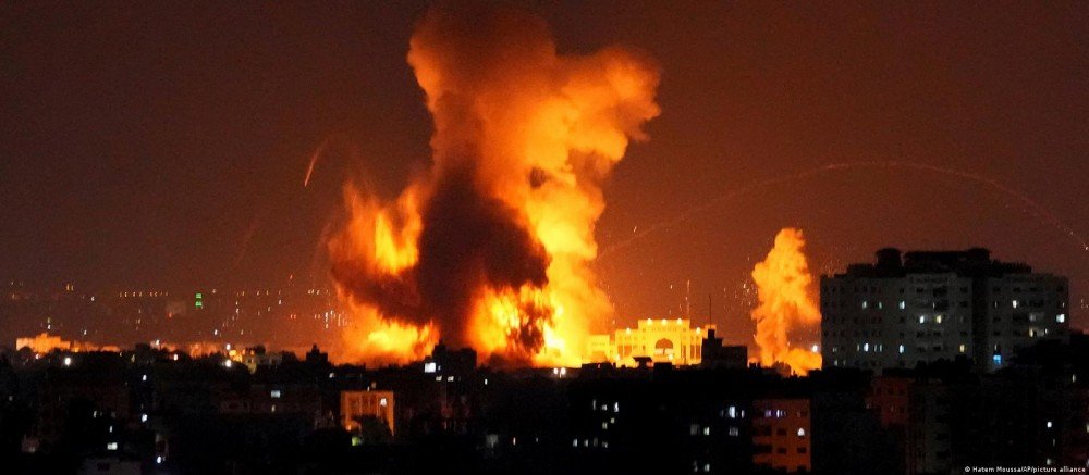 Israel intensifica bombardeios em Gaza